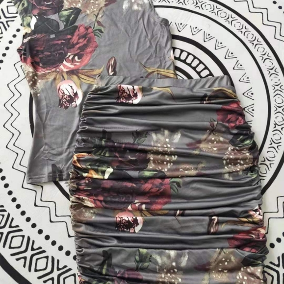 🌟Last one🌟Sleeveless Ruched Midi Skirt Set - Picture 3 of 4